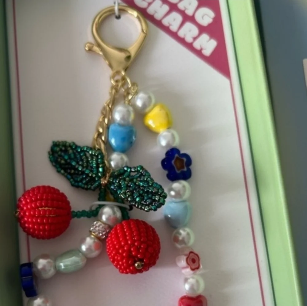 🍒 ▪️RUSH▪️Multicolor Beaded Cherries key Chain Bag Charm (No Box]